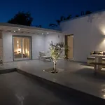 View 4 *