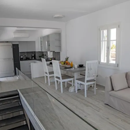 View 4 Villa Parikia (Paros)